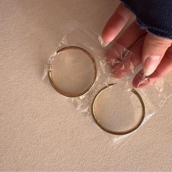 Jewelry Bundle – Gold Crystal Hoop Earrings & Red Gemstone Accent Bracelets - Picture 2 of 10